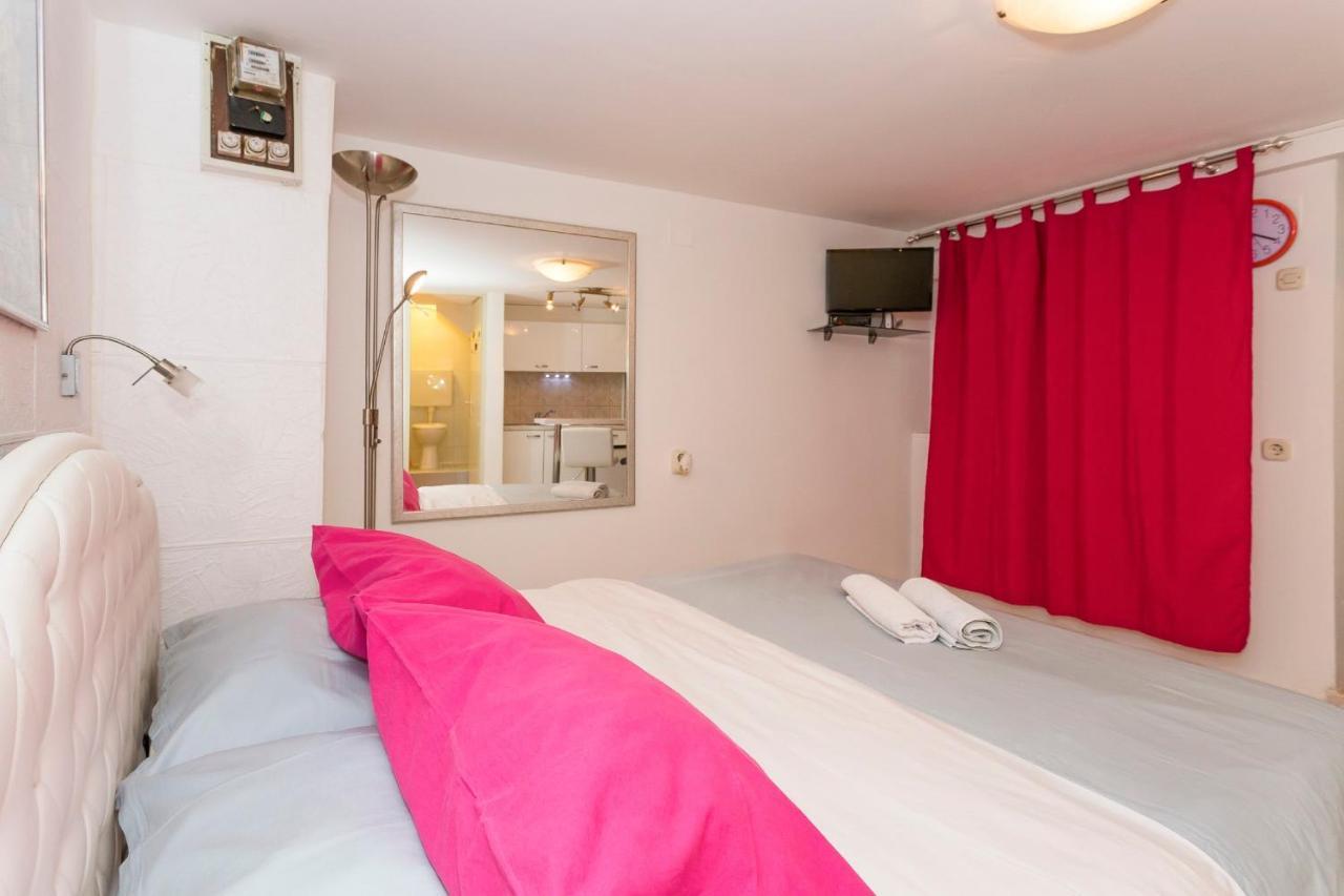 Modern And Practical Studio In The Heart Of Сплит Екстериор снимка